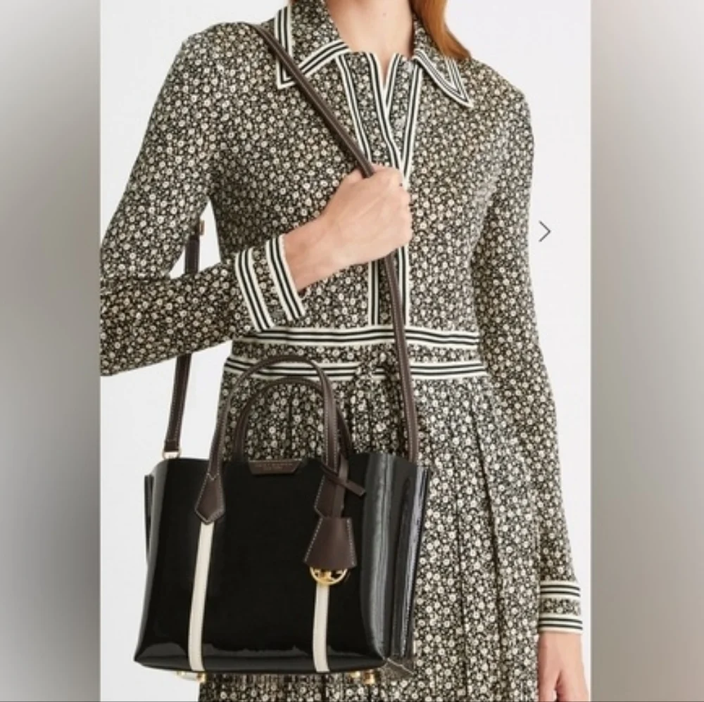 EXCELLENT TORY BURCH PERRY PATENT SMALL TRIPLE COMPARTMENT TOTE BAG - BLACK